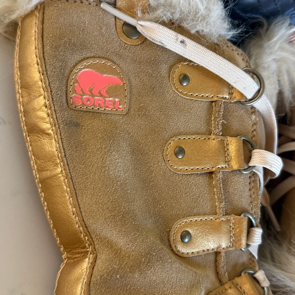 Sorel Joan of Arc Girls Snow Boots Kids Size 1 Gold and Pink Color